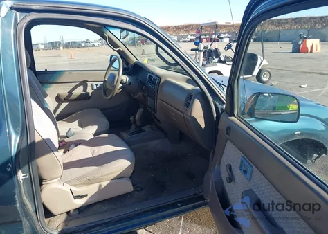 1997 Toyota Tacoma из США, поврежденный, VIN 4TAWM72N1VZ274371